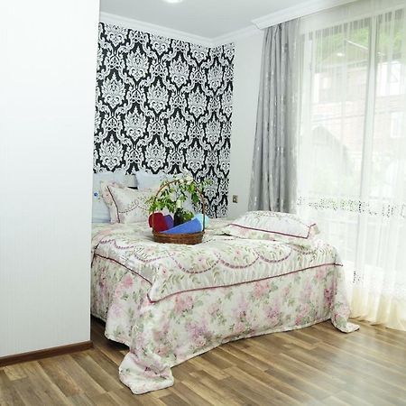 Guest House Ivo Borjomi ภายนอก รูปภาพ