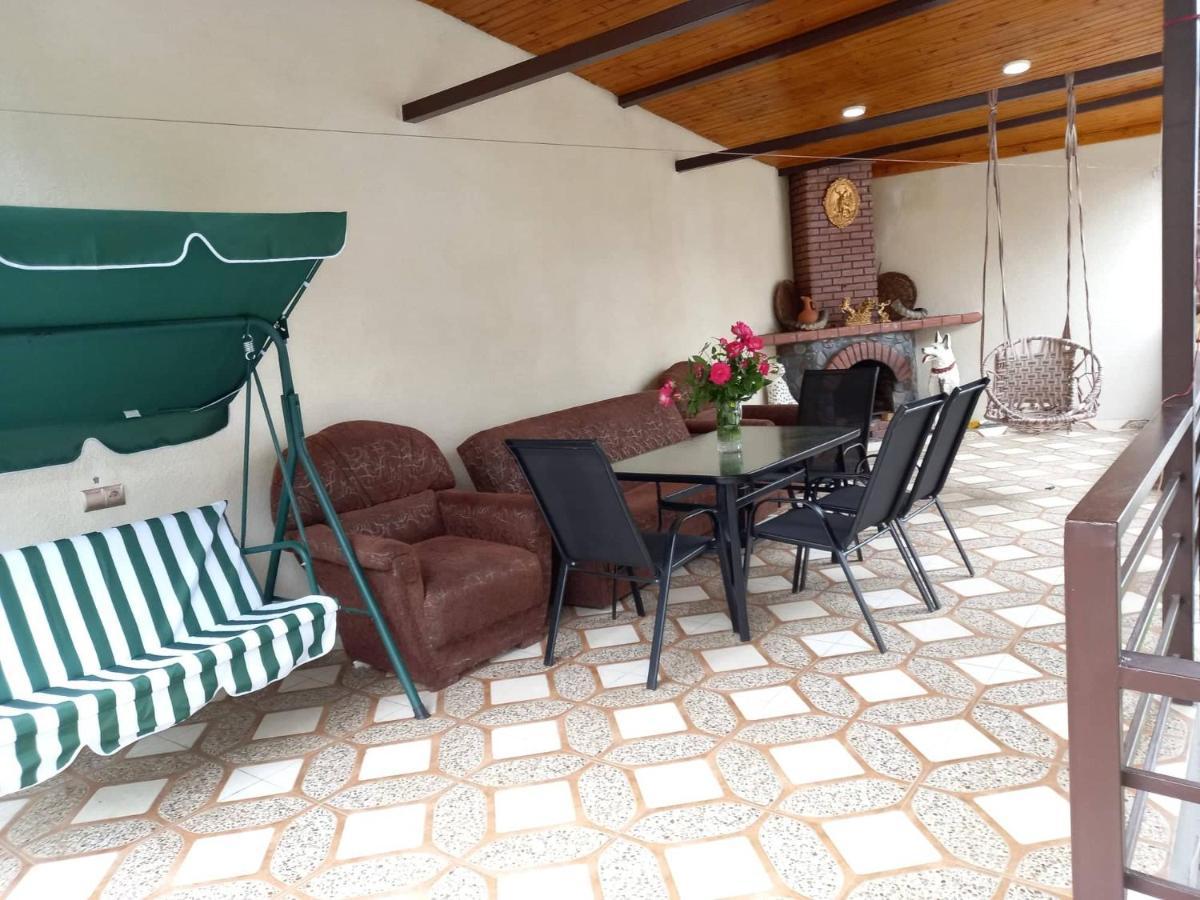 Guest House Ivo Borjomi ภายนอก รูปภาพ