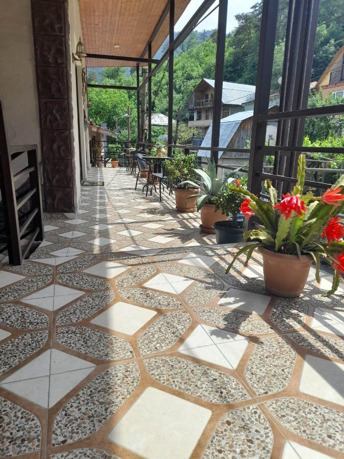 Guest House Ivo Borjomi ภายนอก รูปภาพ