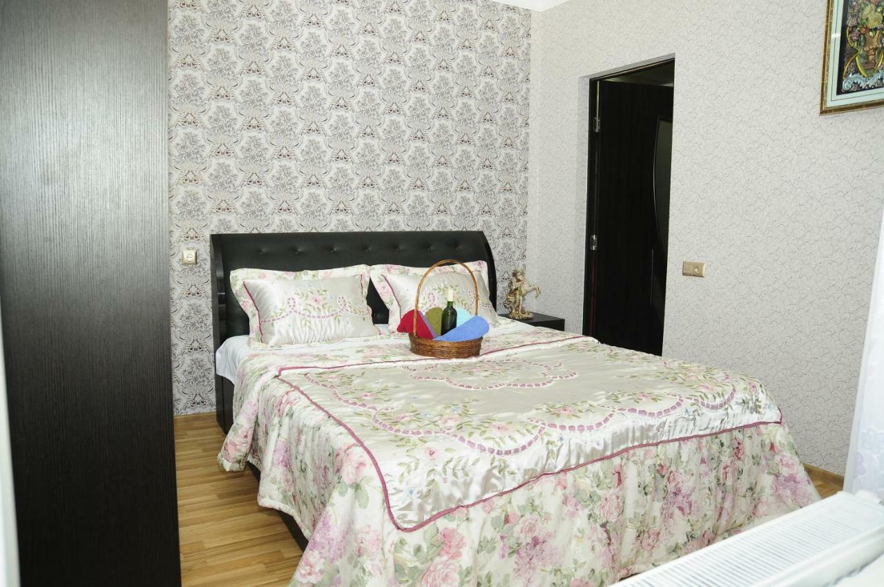 Guest House Ivo Borjomi ภายนอก รูปภาพ