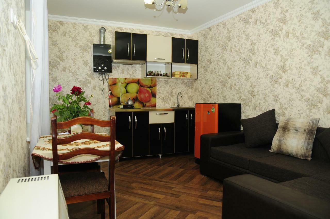 Guest House Ivo Borjomi ภายนอก รูปภาพ