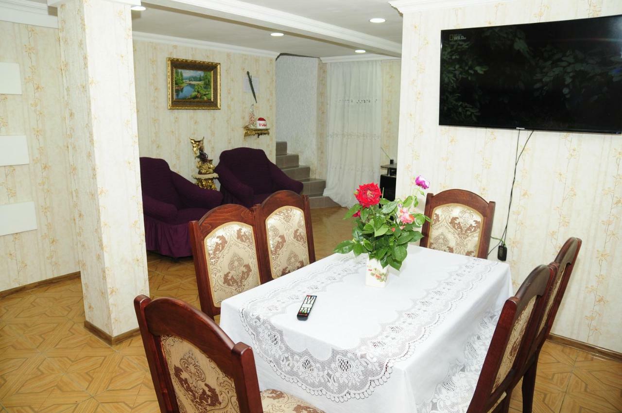 Guest House Ivo Borjomi ภายนอก รูปภาพ