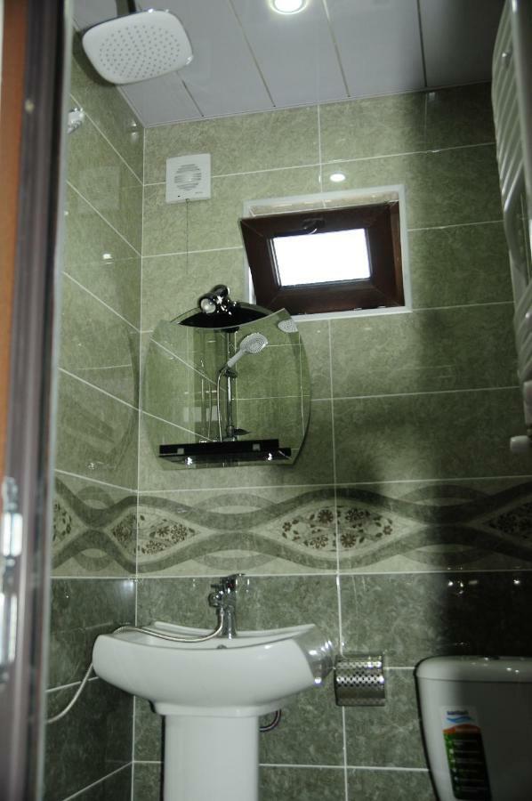 Guest House Ivo Borjomi ภายนอก รูปภาพ