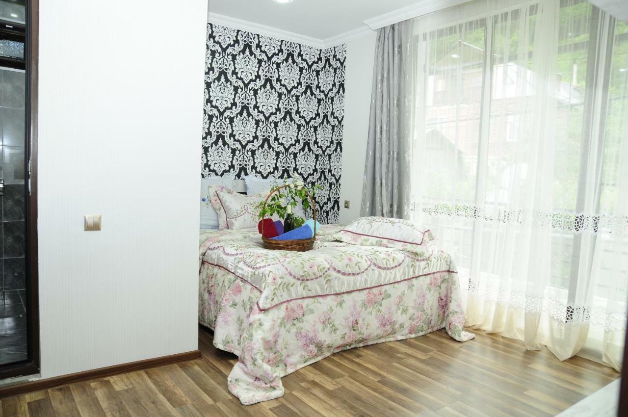 Guest House Ivo Borjomi ภายนอก รูปภาพ